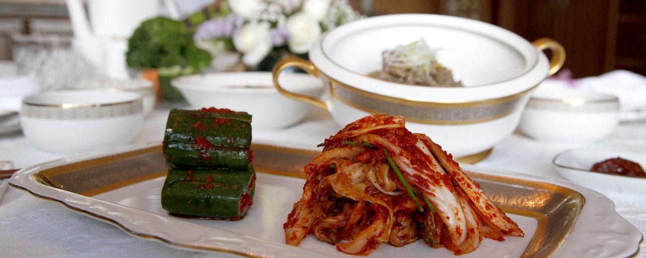 El kimchi y el bugogli son dos platos tradicionales de la cocina coreana. Foto: Víctor Muñoz /Familia