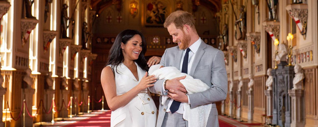 Los duques de Sussex presentaron a su hijo ante la prensa dos días después de su nacimiento. Foto: AFP