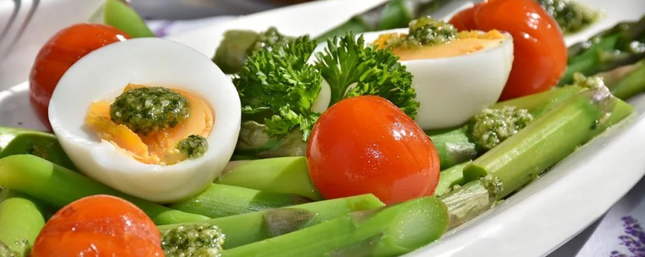 Los vegetales y los carbohidratos ricos en fibra son ideales para cuidar la salud. Foto: Pixabay