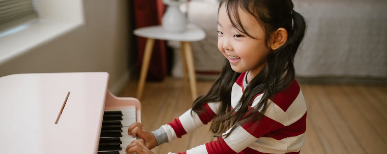 Si bien  hay niños que nacen con un talento innato para la música, la clave para los expertos es la constancia, la práctica y la disciplina. Foto: Pexels