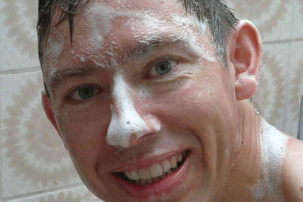 Limpieza facial masculina