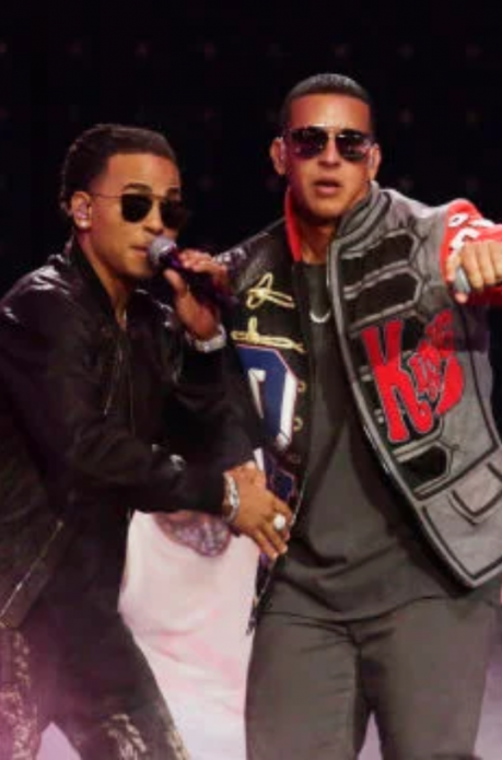 Daddy Yankee junto a Ozuna en Premios Lo Nuestro. Foto tomada de Europa FM.
