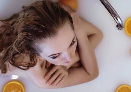 El baño es necesario para evitar enfermarse. Se lo debe realizar todos los días. También hay que poner atención al pH del jabón. Foto: Pixabay