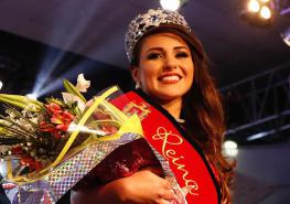 Daniela Almeida fue coronada como Reina de Quito 2018-2019 la noche del jueves 22 de noviembre. Foto: Galo Paguay / Familia