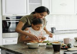 Los padres deben generar hábitos saludables en la alimentación de los más pequeños. Foto: Pexels